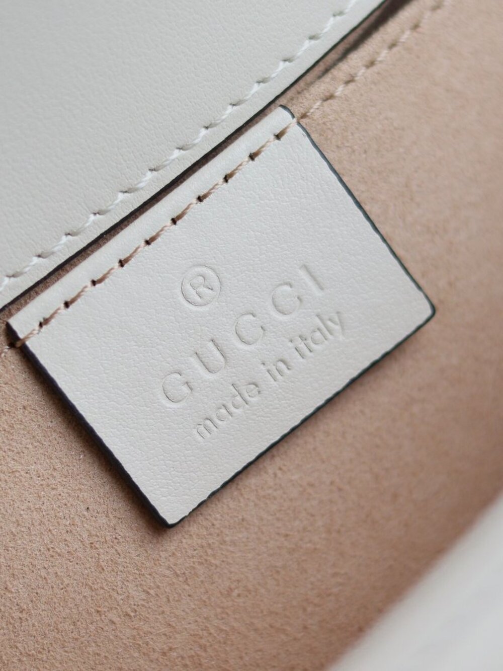 Gucci Marmont Matelassé Leather Shoulder Bag - Picture 8 of 9